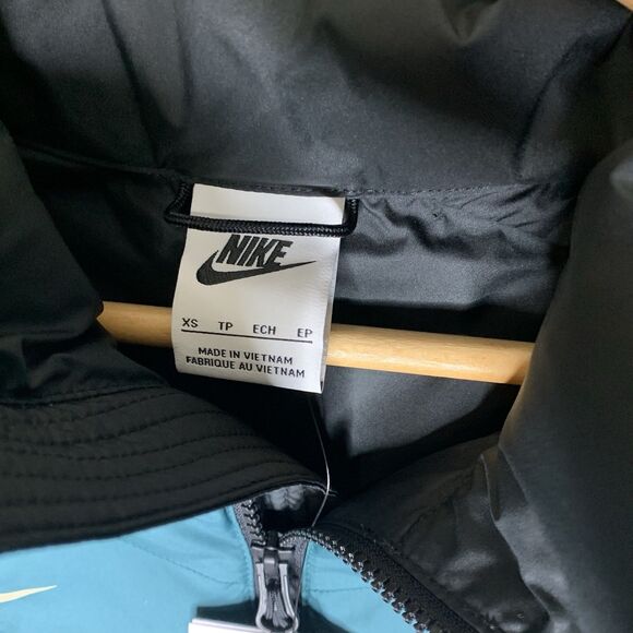 Sz XS Nike Liverpool FC 2021/22 Down Fill Puffer Vest DA9774-011 Men's - Picture 3 of 8